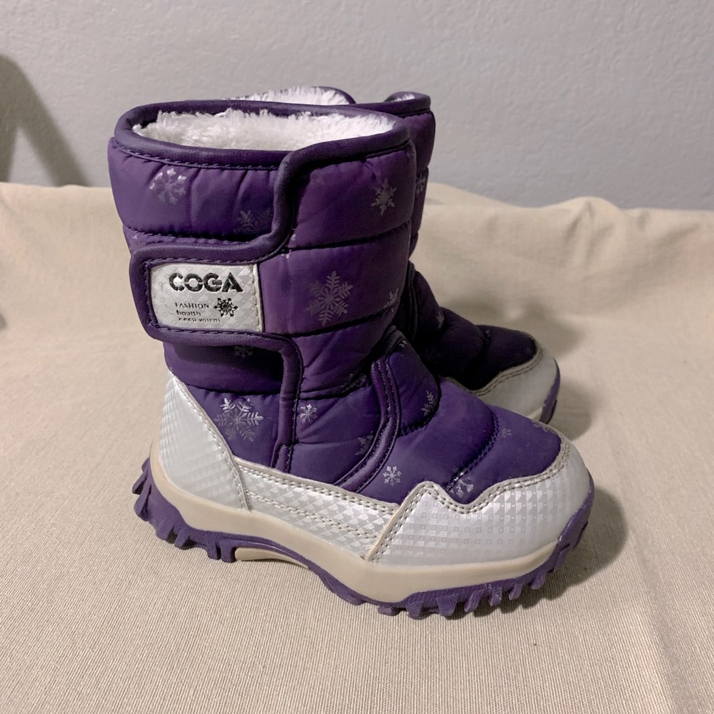 Coga Purple snowflake winter boots Size 9.5